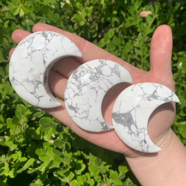 Natural Howlite Moon Carving – Bulk Wholesale for Meditation, Jewelry & Altar Decor