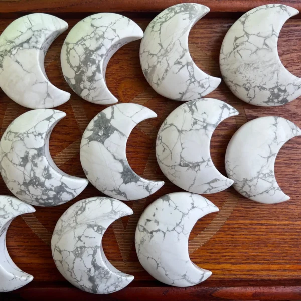 howlite moon