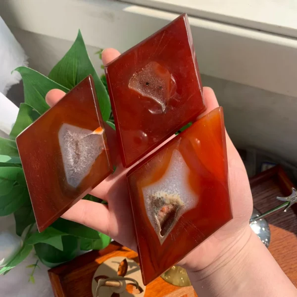 Carnelian Diamond With Stand Crystal Rhombus Red Agate Wholesale