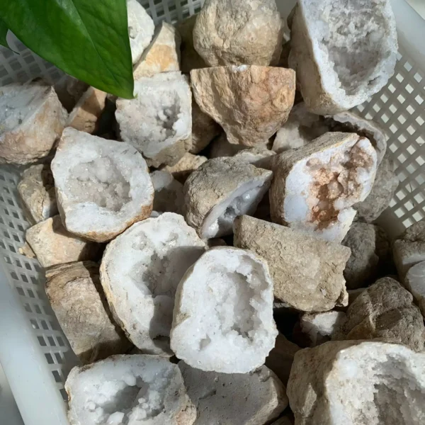 Druzy Agate Geode Stone (10)~1