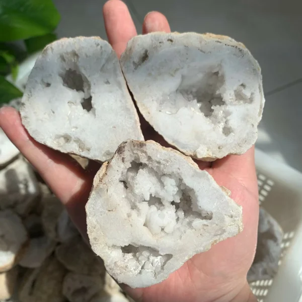 Raw Quartz Geode White Druzy Agate Cluster Natural Geode Wholesale