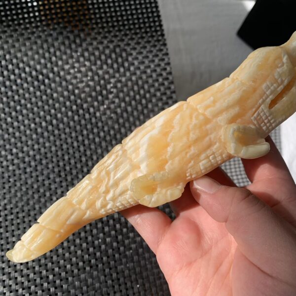 Natural Crystal Crocodile Sculpture Banded Calcite Animal Healing Stone Decoration Free Shipping